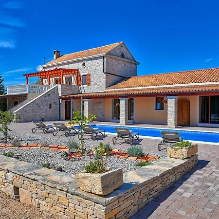 Villa Jacassa With Pool And Jacuzzi Biograd Na Moru