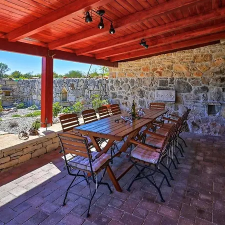 Villa Jacassa With Pool And Jacuzzi
