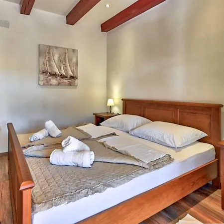 Villa Jacassa With Pool And Jacuzzi