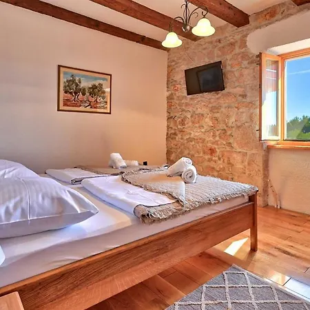 Villa Jacassa With Pool And Jacuzzi *