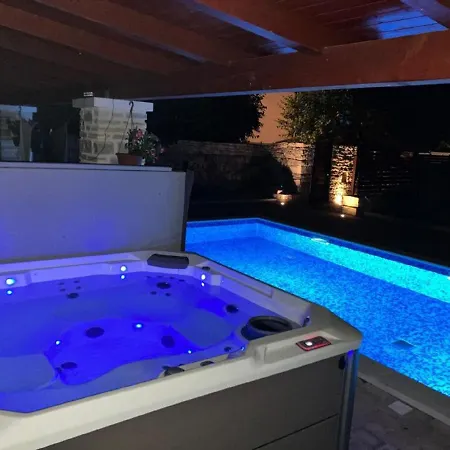 Jacassa With Pool And Jacuzzi Biograd Na Moru