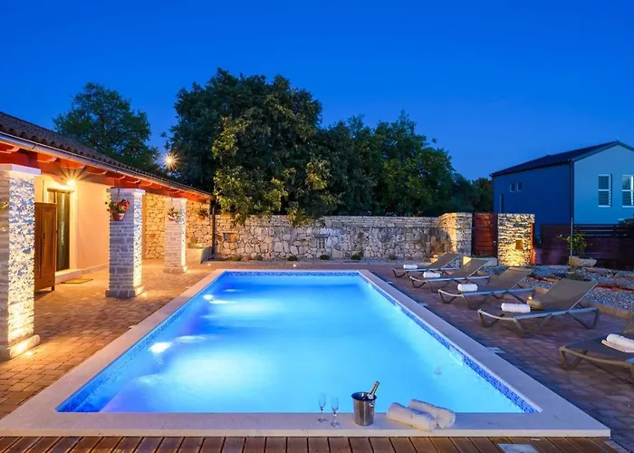 וילה Jacassa With Pool And Jacuzzi *