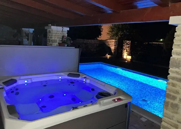 Jacassa With Pool And Jacuzzi Biograd Na Moru