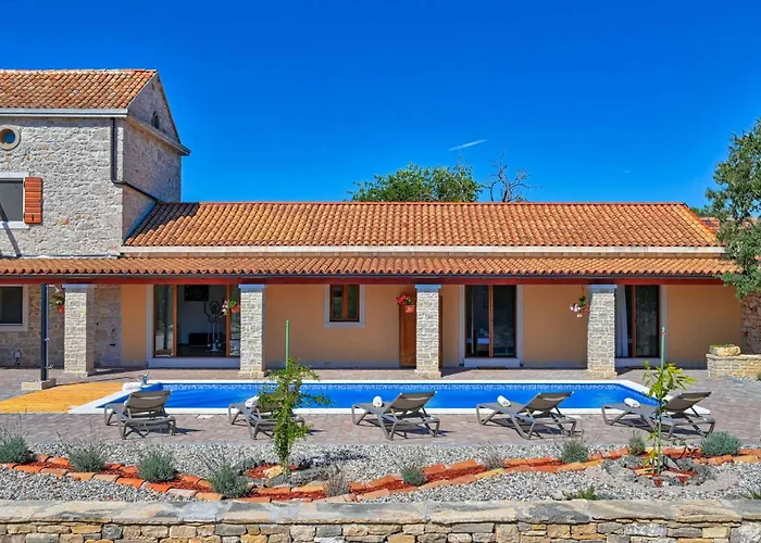 Jacassa With Pool And Jacuzzi Villa *