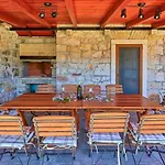 Jacassa With Pool And Jacuzzi Vila