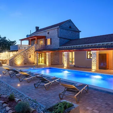 Jacassa With Pool And Jacuzzi Weißenburg