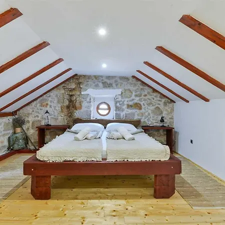 Vila Jacassa With Pool And Jacuzzi Biograd Na Moru