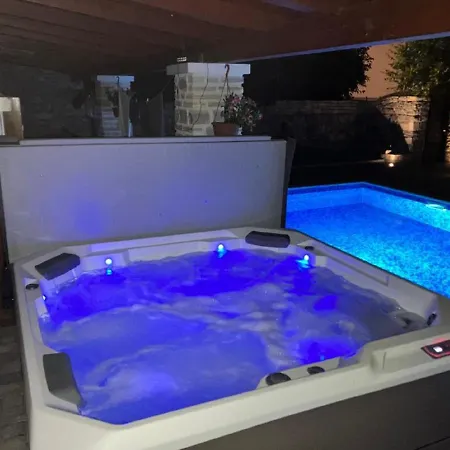 Βίλα Jacassa With Pool And Jacuzzi