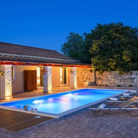 Jacassa With Pool And Jacuzzi Βίλα Biograd Na Moru