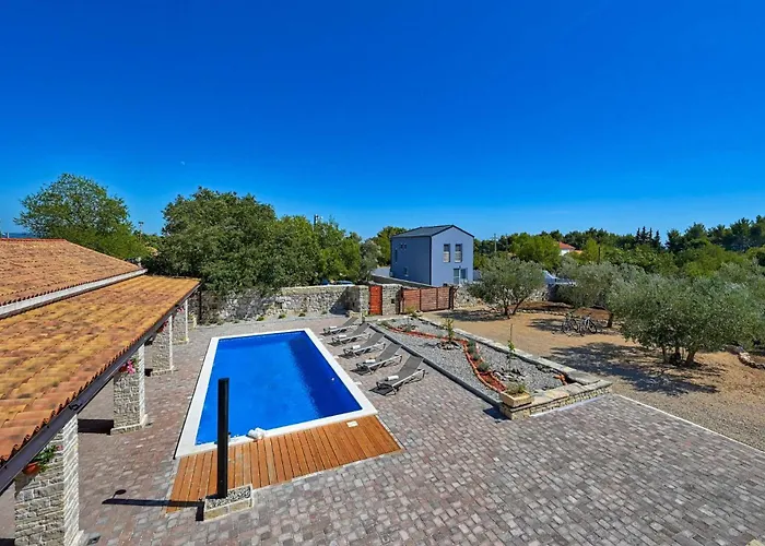 Willa Jacassa With Pool And Jacuzzi Biograd Na Moru